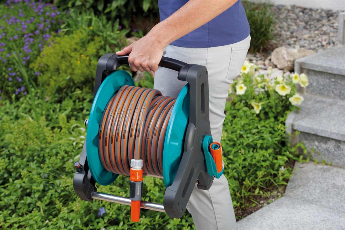 Gardena Classic Schlauchtrommel 50 m – schwarz/türkis, Metall, Kunststoff