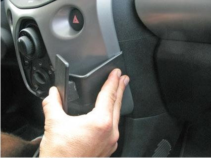 Brodit Auto-Halterung, Passive Halterung – für Citroen C1/Peugeot 108/Toyota AYGO (14–15) – Schwarz