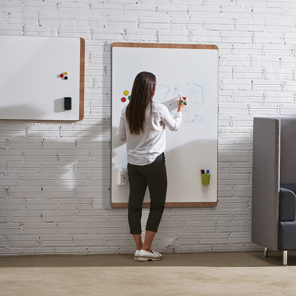 Rocada Whiteboard – 115 × 75 cm, lackierter Stahl, magnetisch, Holzrahmen, Eiche, Wandmontage