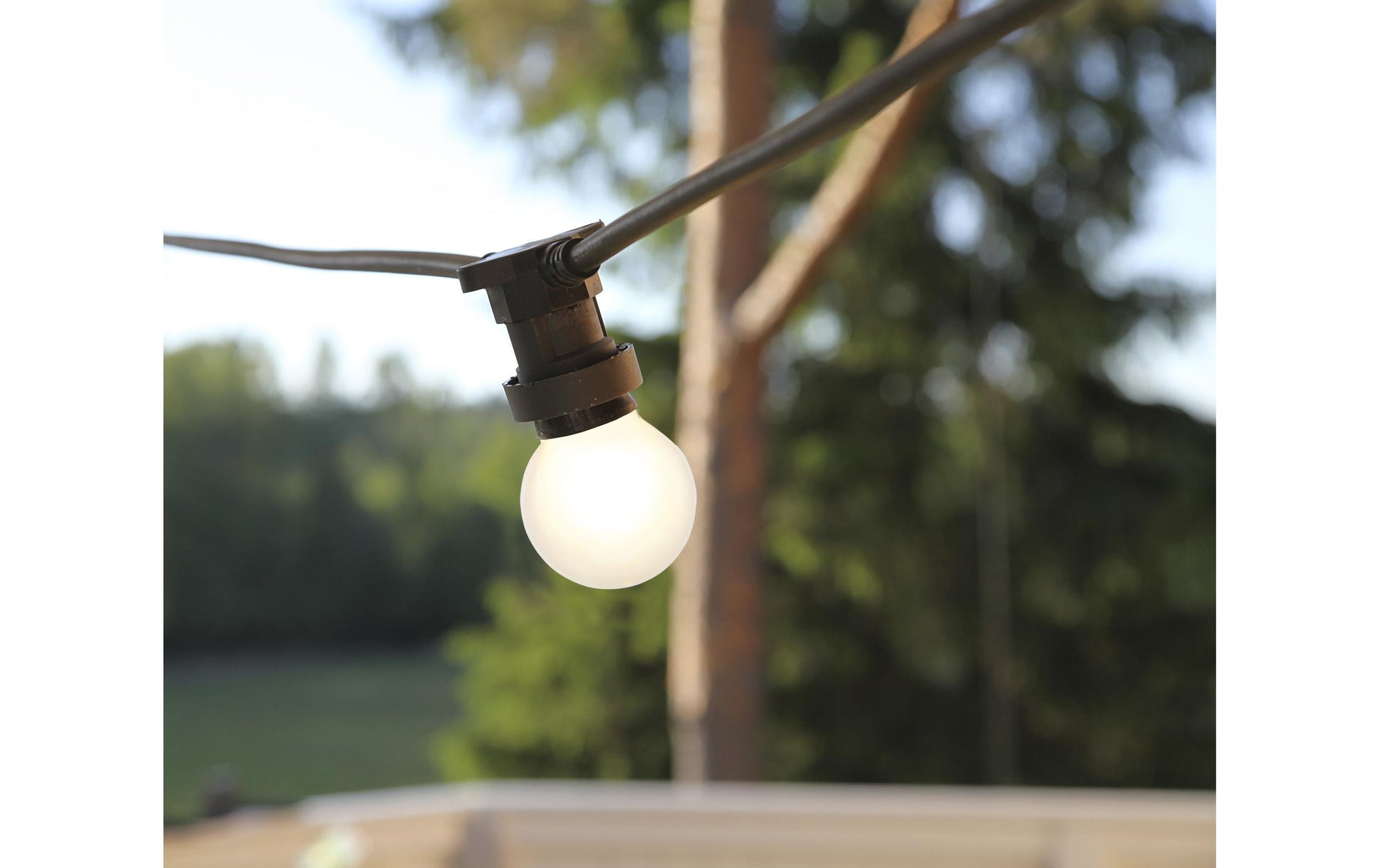 M. Schönenberger Schönenberger Lichterkette 87.7001.15WW-2 – 15 m – 10 W – Warmweiss, 2700 K – IP44 – Netzbetrieb – Schwarz