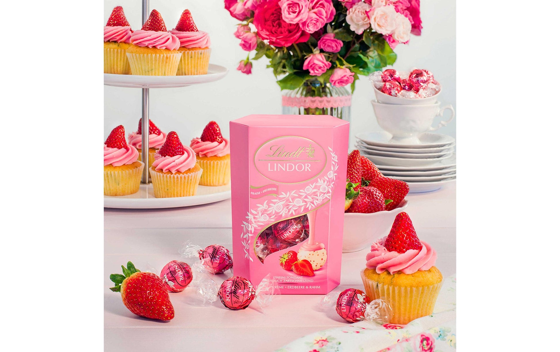 Lindt LINDOR Pralinés – Erdbeere, weisse Schokolade – 200 g