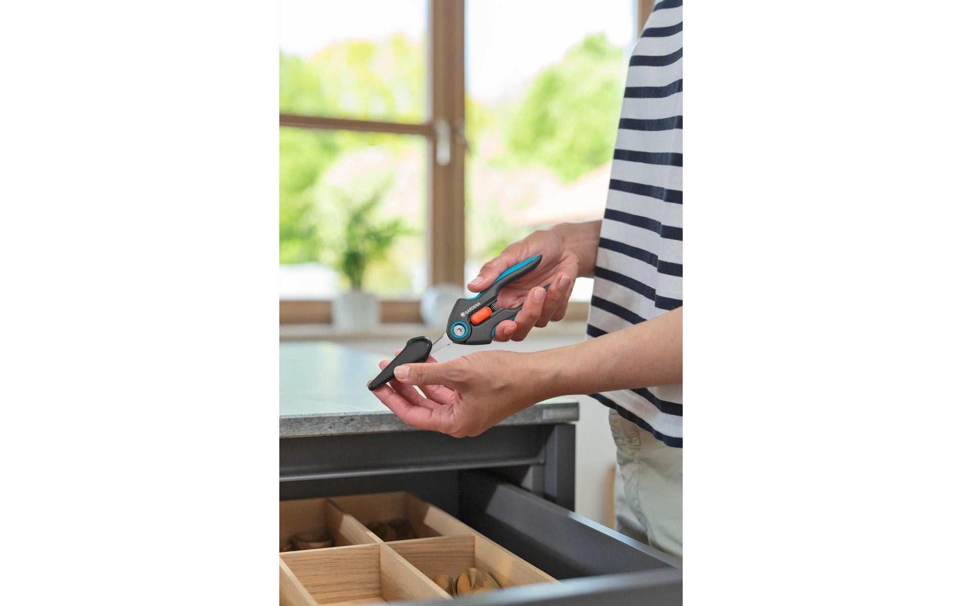 Gardena FreshCut – Ast- und Gartenschere 47 mm, Messer Edelstahl, Sicherheitssperre, Schwarz/Grün