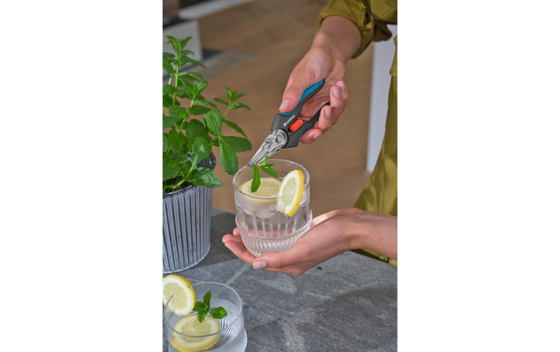 Gardena GripCut – Astschere, Schnittbreite 45 mm, Kunststoffgriff, Edelstahlklingen, Sicherheitssperre