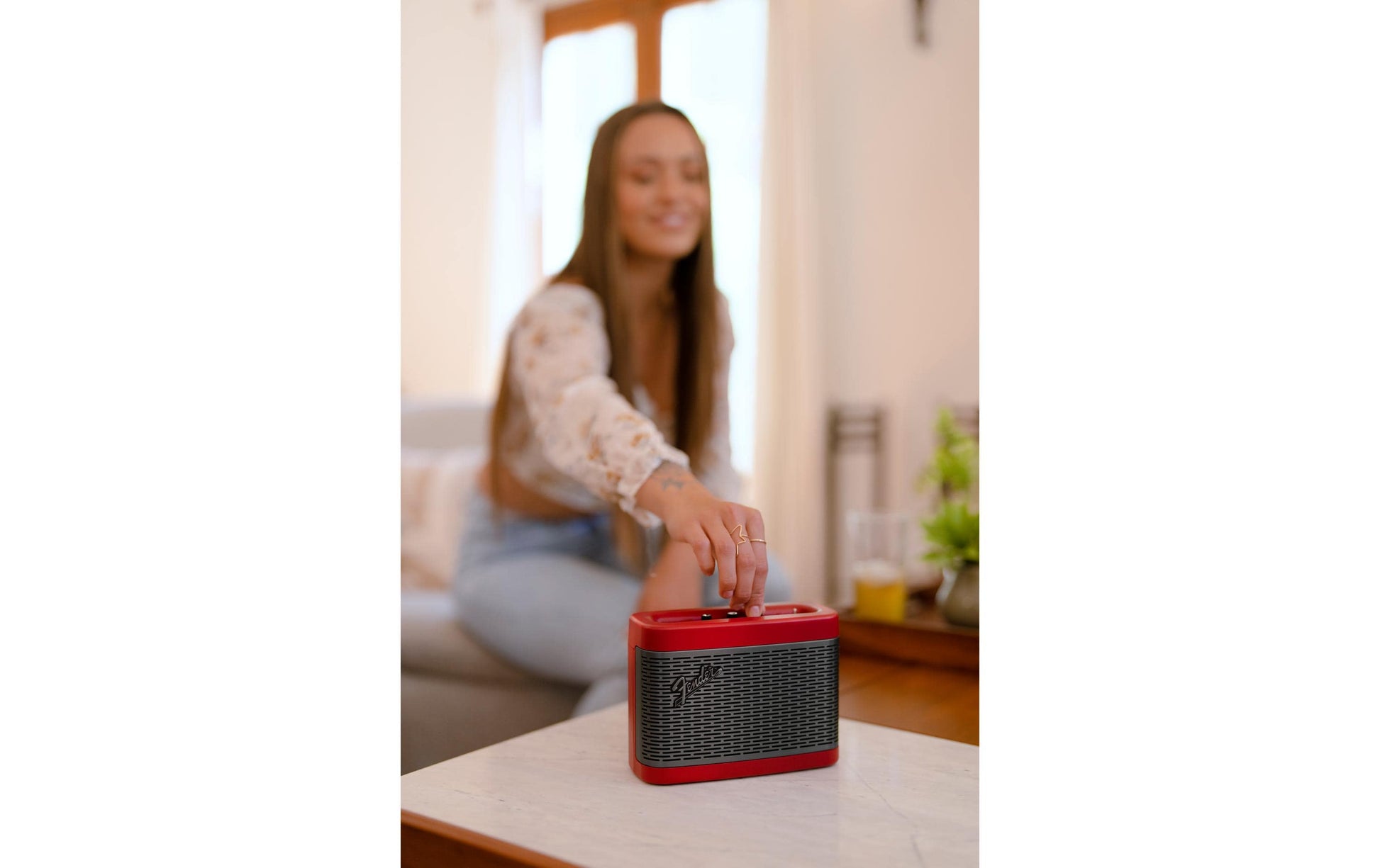 Fender Newport 2 – Bluetooth-Lautsprecher – 12 h Akku, 30 W, Bluetooth 5.0, Champagner, Rot
