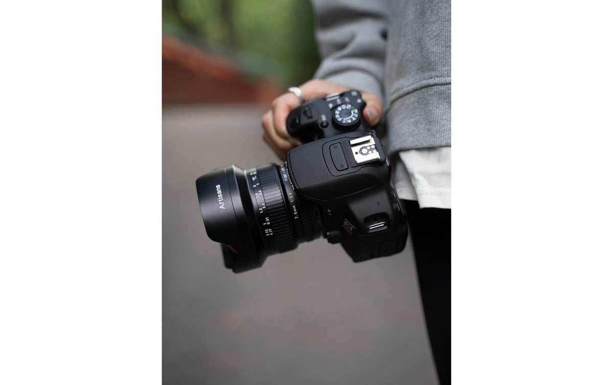 7Artisans A114B-EF Objektiv EF-Bajonett – 7,5 mm f/3.5