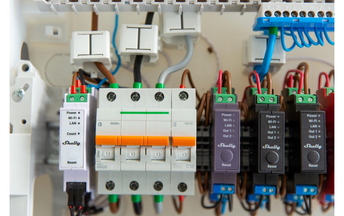 Shelly Pro 3EM – Energiezähler – 3-Phasen, LAN/WLAN, DIN-Schiene