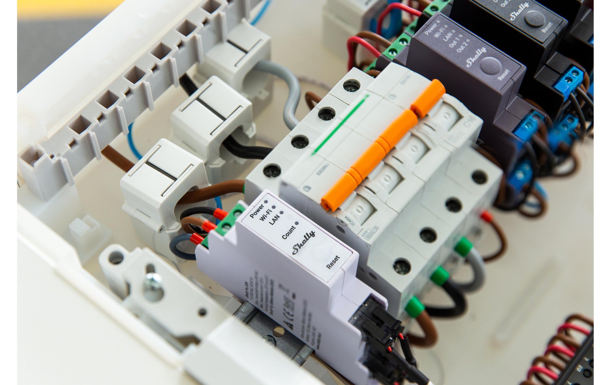 Shelly Pro 3EM – Energiezähler – 3-Phasen, LAN/WLAN, DIN-Schiene