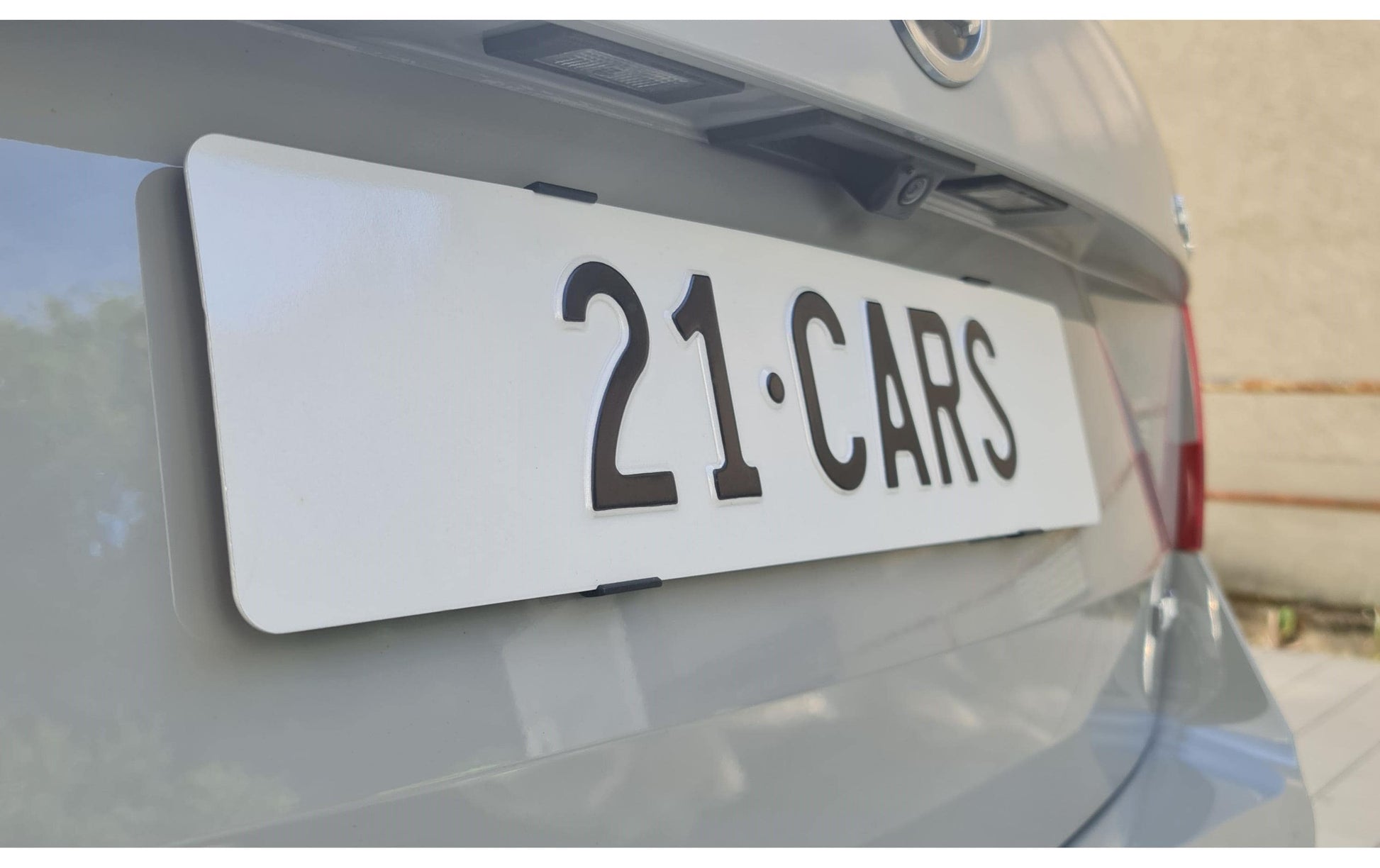 21CARS Kennzeichenhalterset – für Auto – Langformat – Klicksystem, Kunststoff, Schwarz
