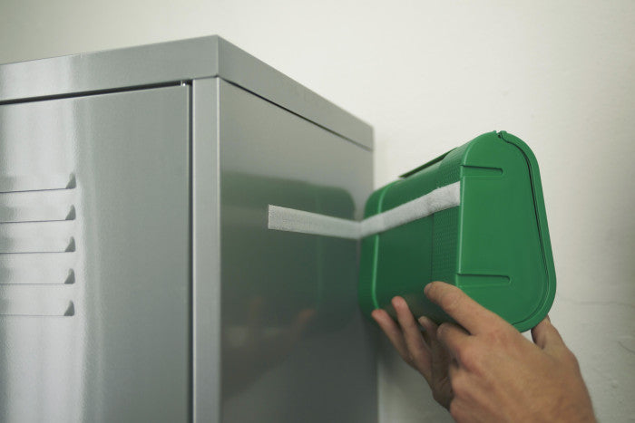 Tesa Montageband on&off, für Innen – 20 mm × 1 m, schwarz