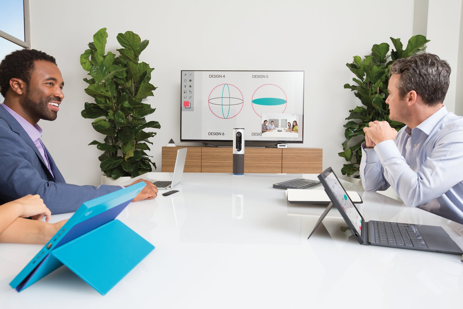 Logitech ConferenceCam Connect – PTZ-Konferenzkamera – Full HD, 4× digitaler Zoom, Sichtfeld 90°, Mikrofon, USB