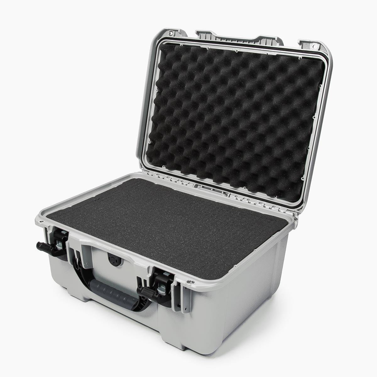 Nanuk Schutzkoffer 933 – 36,3 l, Kunststoff, Silber, 40,9 × 25,7 × 50,5 cm