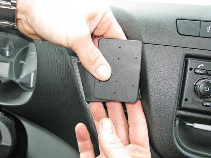 Brodit ProClip – Auto-Halterung – für IVECO Daily (2015–2016), Schwarz