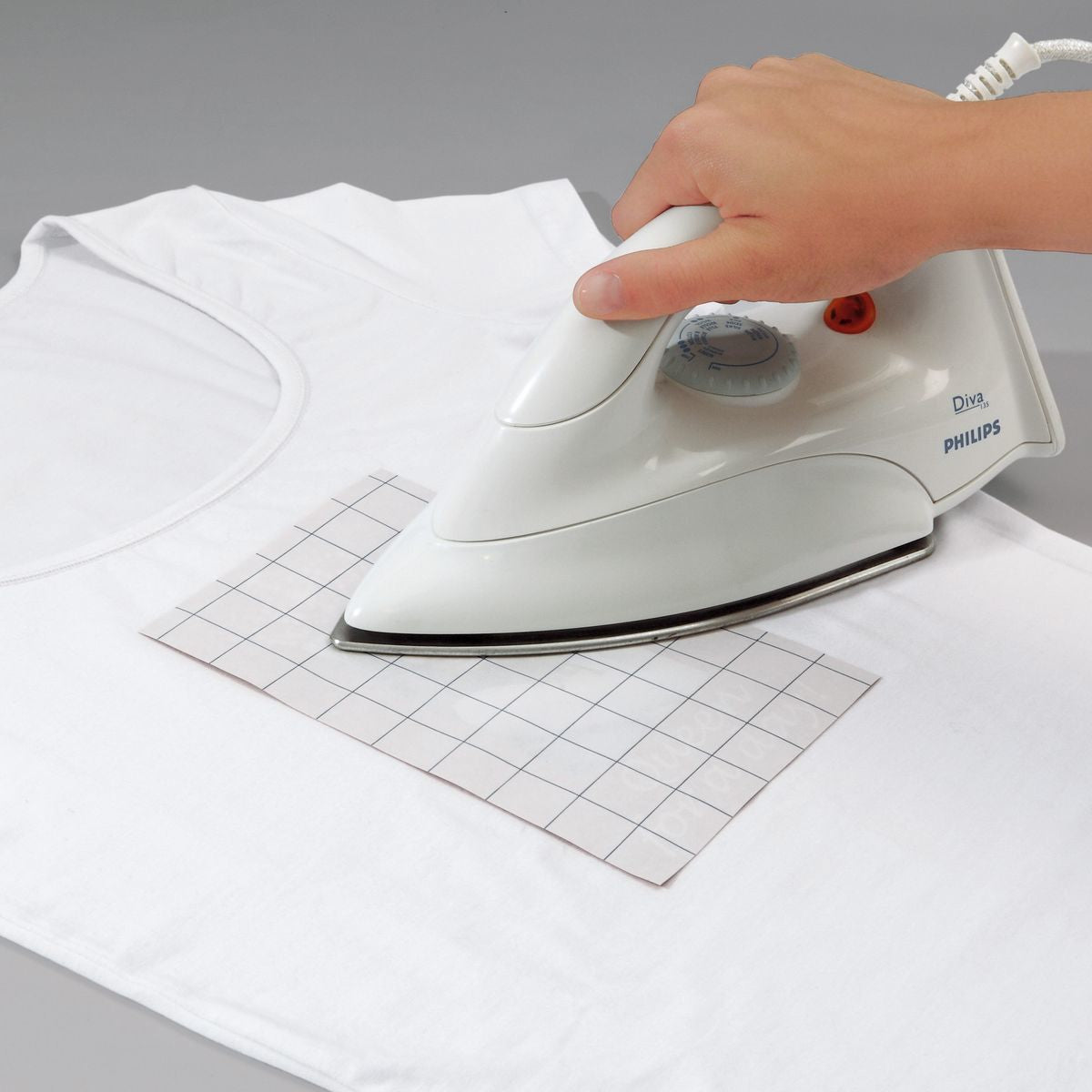 Sigel Aufbügelfolie Weiss – A4, 197 g/m², Inkjet, für helle Textilien (Baumwolle), 10 Stück