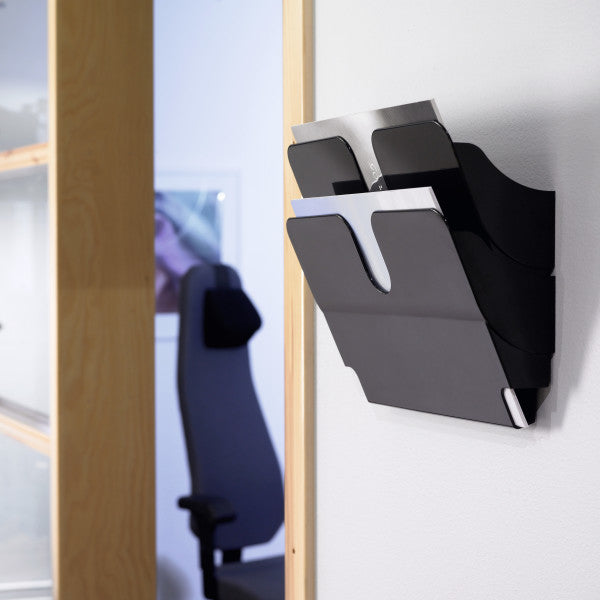 Durable Wandprospekthalter FLEXIPLUS 2 – für A4 quer, 2 Fächer, Kunststoff, schwarz, B 340 × H 250 × T 100 mm