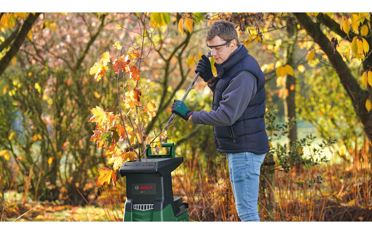 Bosch AXT 23 TC Häcksler – 2300 W – Ø 42 mm – 53 l – Netzbetrieb