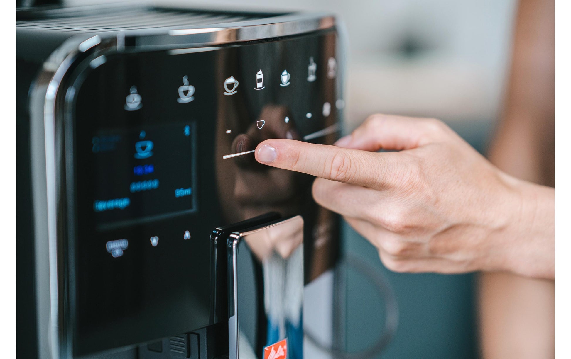 Melitta Barista Smart Kaffeevollautomat – 15 bar, 1,8 l, 270 g, 12 Tassen, Keramik-Mahlwerk, Schwarz
