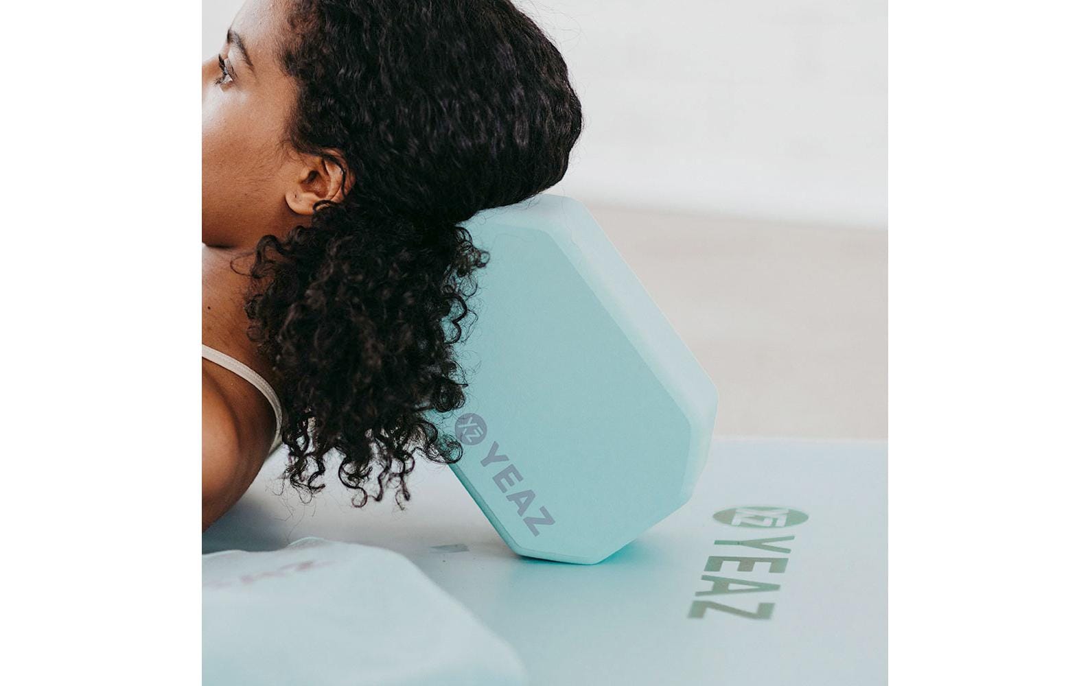YEAZ Yoga Block – 22,5 × 15 × 10 cm – türkis – Ethylen-Vinylacetat (EVA)