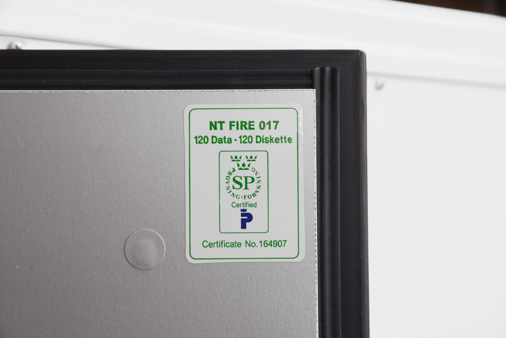 Phoenix Safe Co. Phoenix Sicherheitsschrank DS4621K – Schlüsselschloss – 143 l – Feuerschutz 120 min, wasserabweisend – Weiss