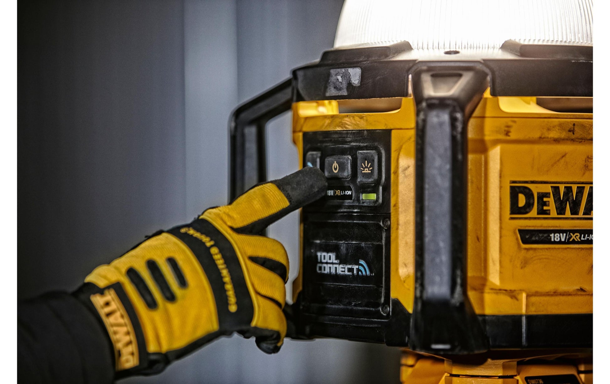 DeWalt Arbeitsleuchte – 110 lm, 18 V Akku – Gelb