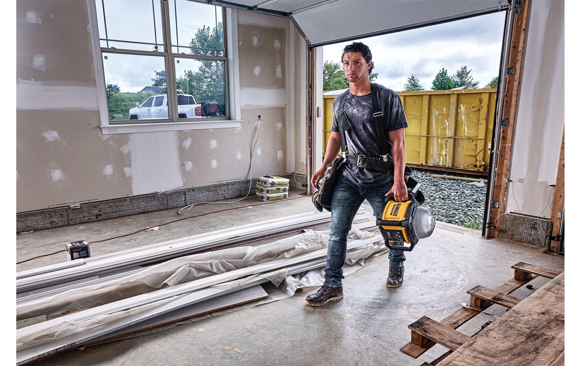 DeWalt Arbeitsleuchte – 110 lm, 18 V Akku – Gelb