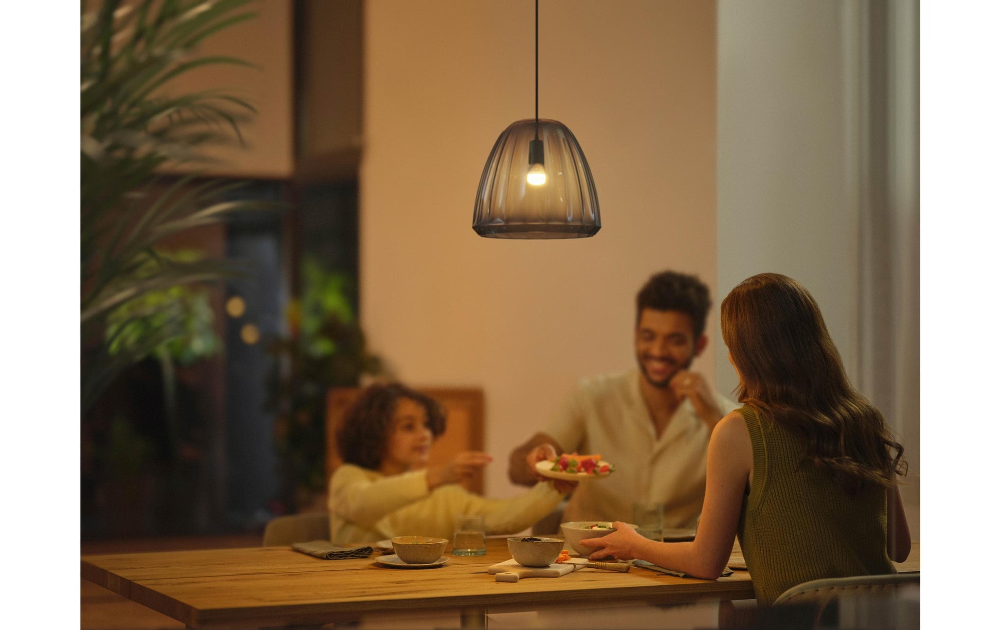 Philips by Signify Philips Hue Smart-Leuchtmittel E14 White Ambiance – 470 lm, 2200–6500 K/mehrfarbig, App-Steuerung, dimmbar