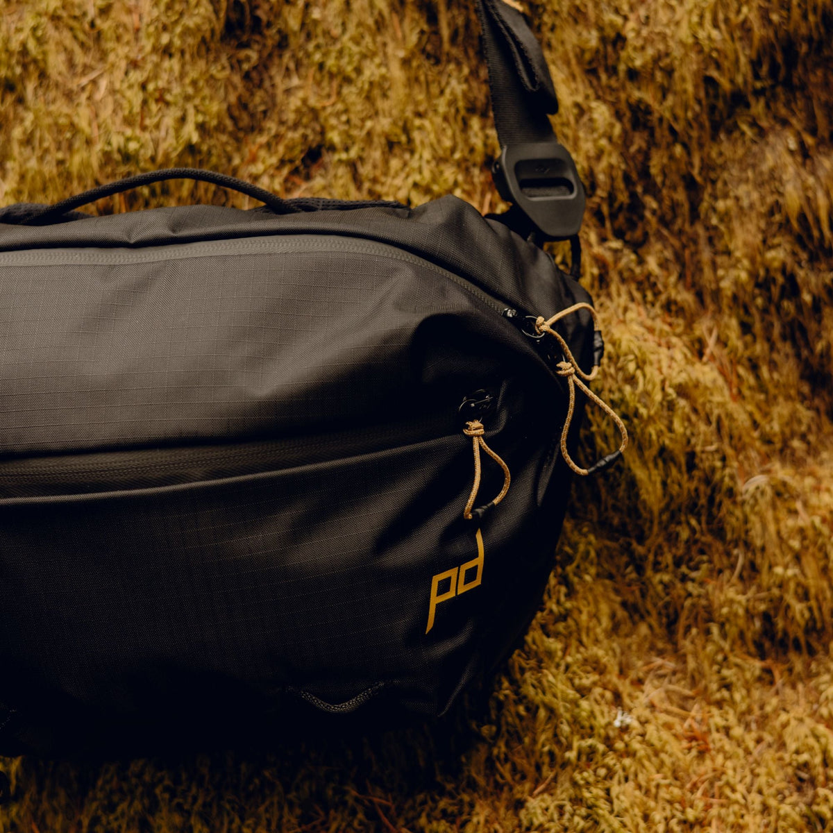 Peak Design Outdoor Sling 7L Kamera-Tasche – Nylon, Mesh, PU – Schwarz