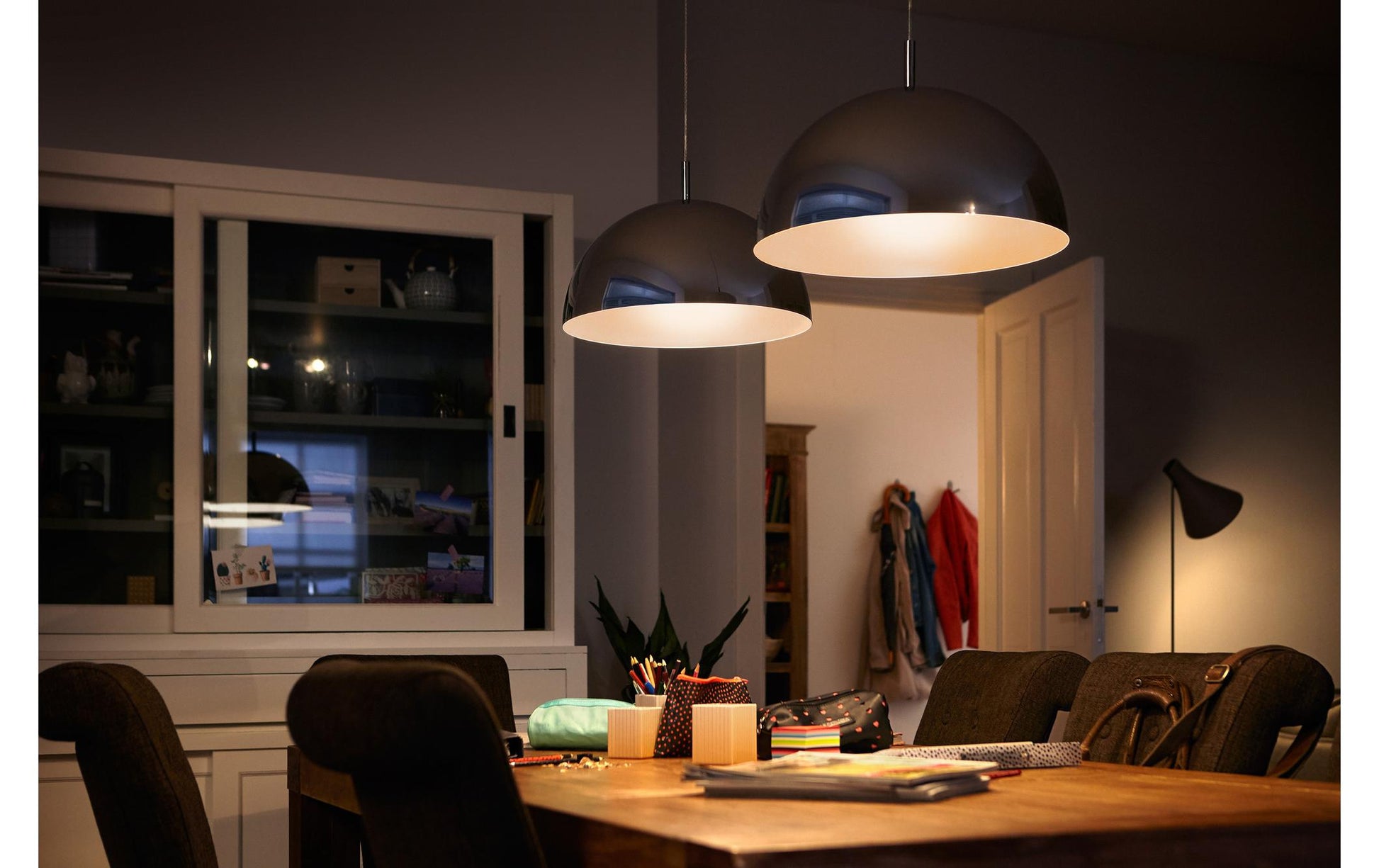 Philips by Signify Philips LED-Leuchtmittel E27 Globus – Warmweiss 2700 K, 806 lm, 7 W – IP20 – 1 Stk. – Transparent