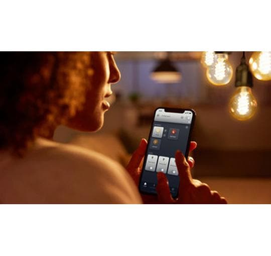 Philips by Signify Philips Hue Smart-Leuchtmittel E27 White Ambiance – 375 lm, 2700 K, WLAN/App, dimmbar