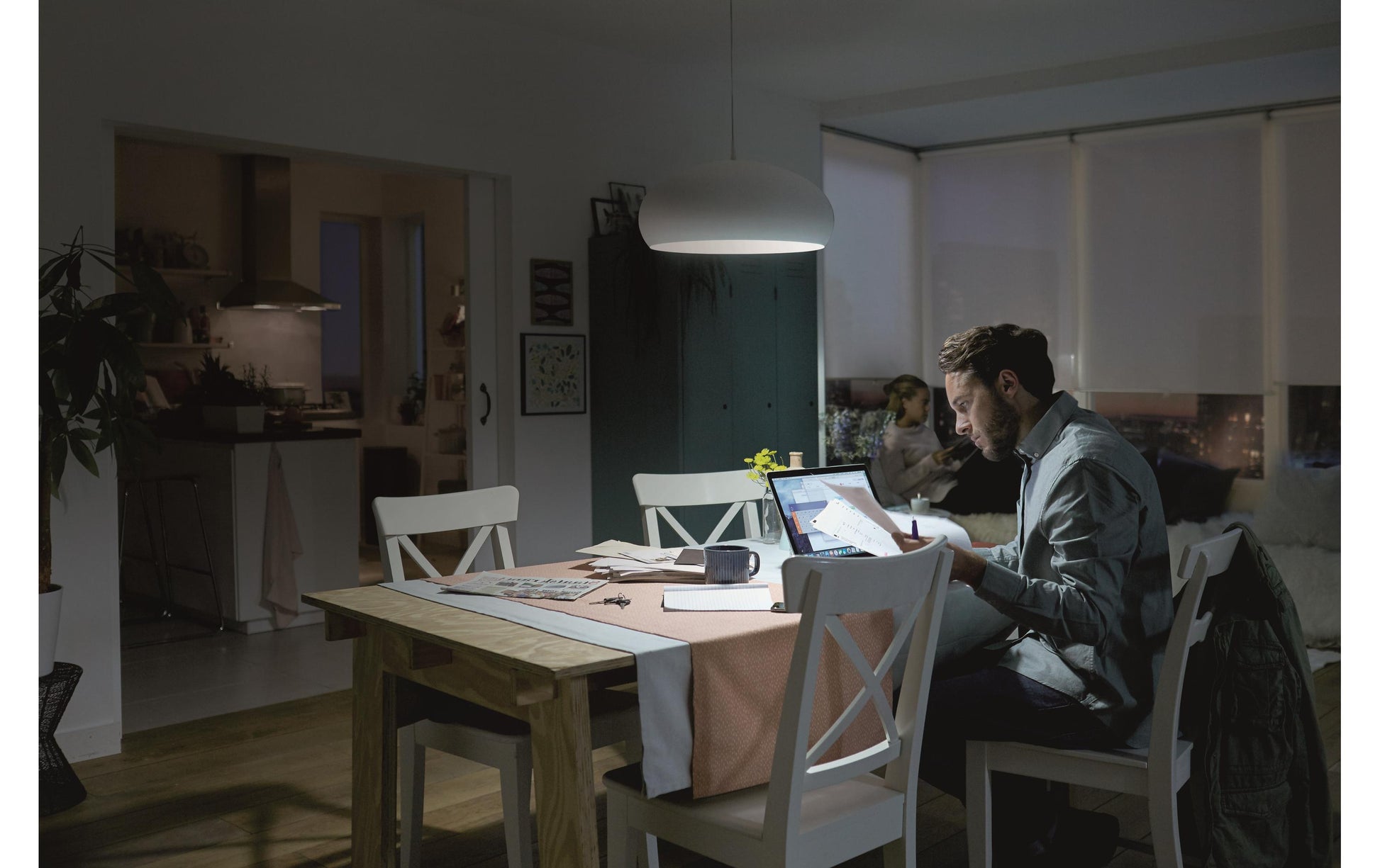 Philips by Signify Philips LED-Leuchtmittel E14 B35 – Neutralweiss 4000 K, 806 lm, 6,5 W – IP44 – 1 Stk., Transparent/Glas