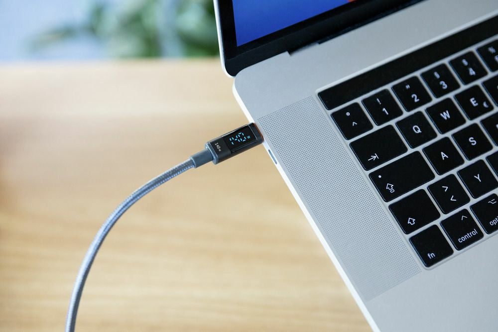 Ansmann USB-C auf USB-C Kabel – USB 2.0 (480 Mbit/s) – 2 m – PD 140 W – LED-Display – Anthrazit