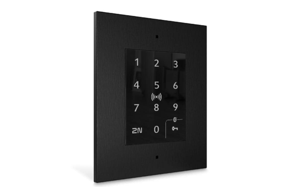 2N Zugangskontrollleser Access Unit 2.0 – 108 × 45 × 131 mm, schwarz, IP54