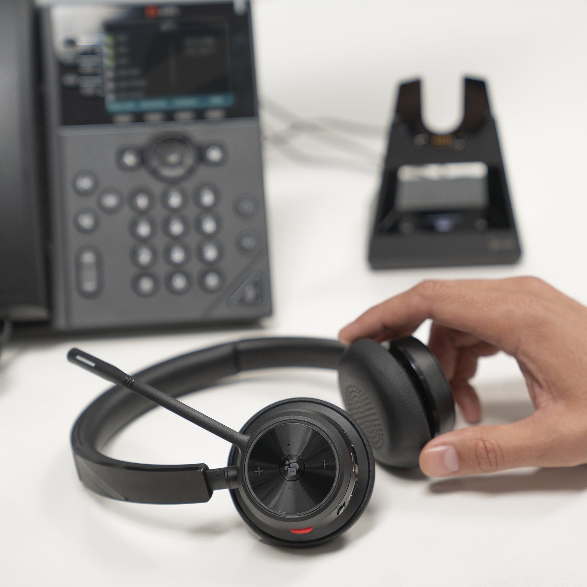 HP Poly Poly Voyager 4320-M Office-Headset – On-Ear, Stereo, BT, MS Teams zertifiziert, mit USB-A-Dongle, Schwarz