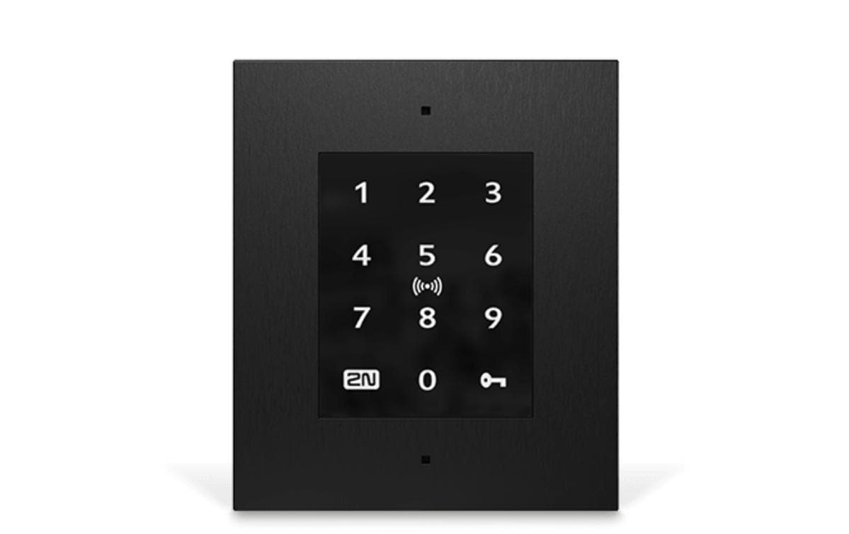 2N Access Unit 2.0 Touch – 108×45×131 mm, schwarz, IP54