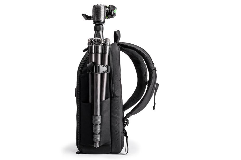 Think Tank Urban Approach 15 Rucksack – Nylon – Schwarz – für MILC, Notebook bis 38,1 cm (15") – Regenhülle