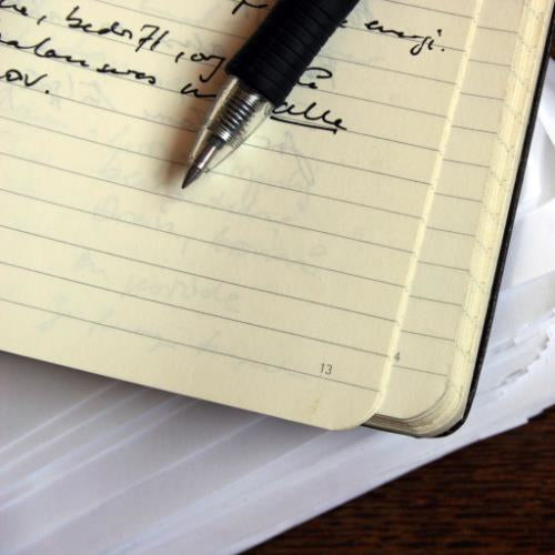 Moleskine Notizbuch, 130 × 210 mm, liniert, Leimbindung, Hardcover, 240 Seiten, 70 g/m² – rot