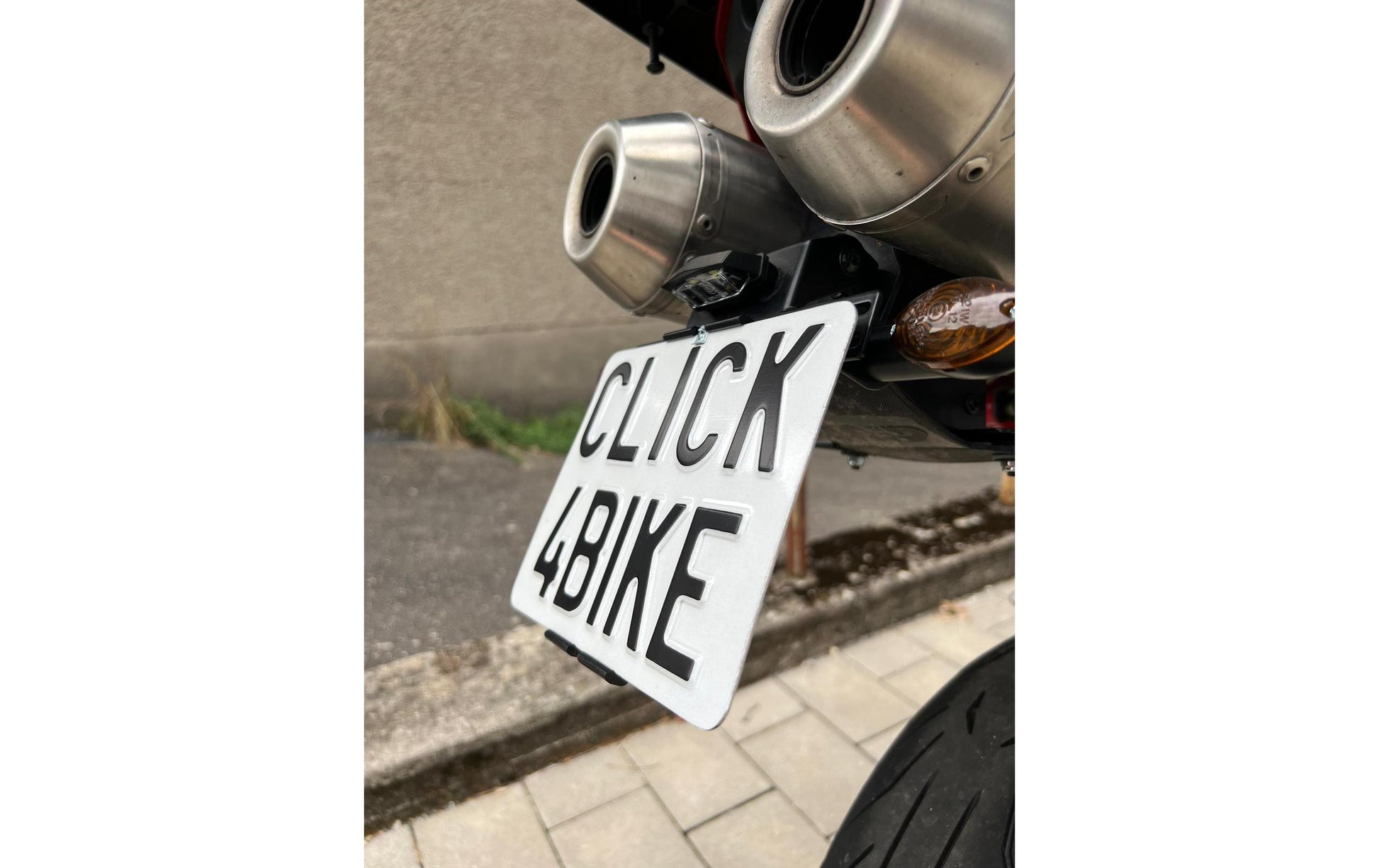21CARS Wechselrahmen – für Motorrad-Kennzeichen (bis 5-stellig) – Klicksystem – schwarz – 2 Stk.