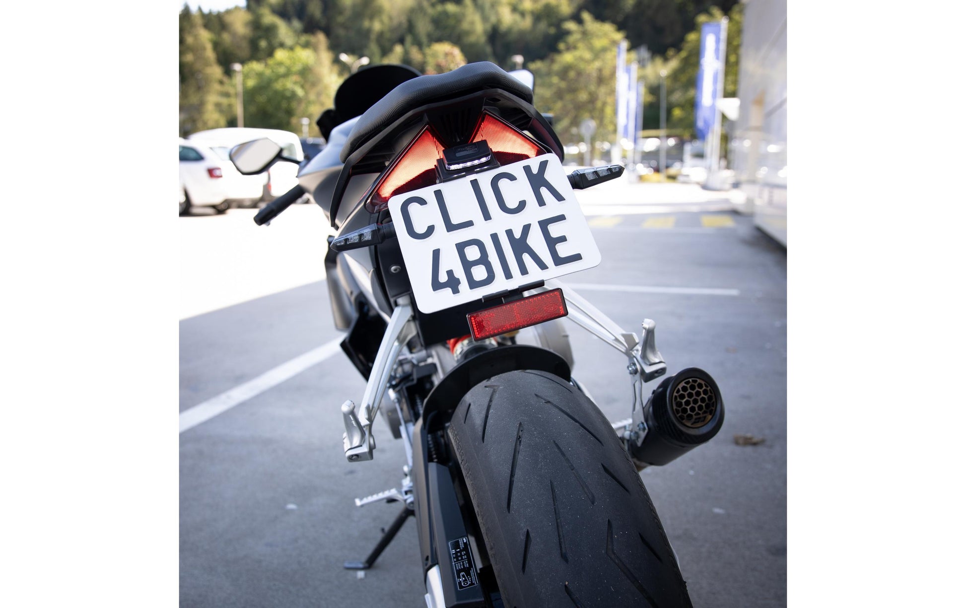 21CARS Wechselrahmen – für Motorrad-Kennzeichen (bis 5-stellig) – Klicksystem – schwarz – 2 Stk.