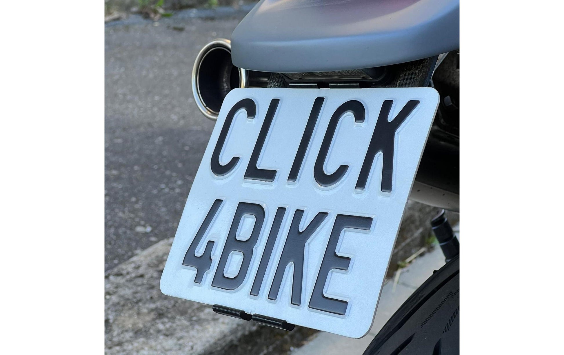 21CARS Wechselrahmen – für Motorrad-Kennzeichen (bis 5-stellig) – Klicksystem – schwarz – 2 Stk.