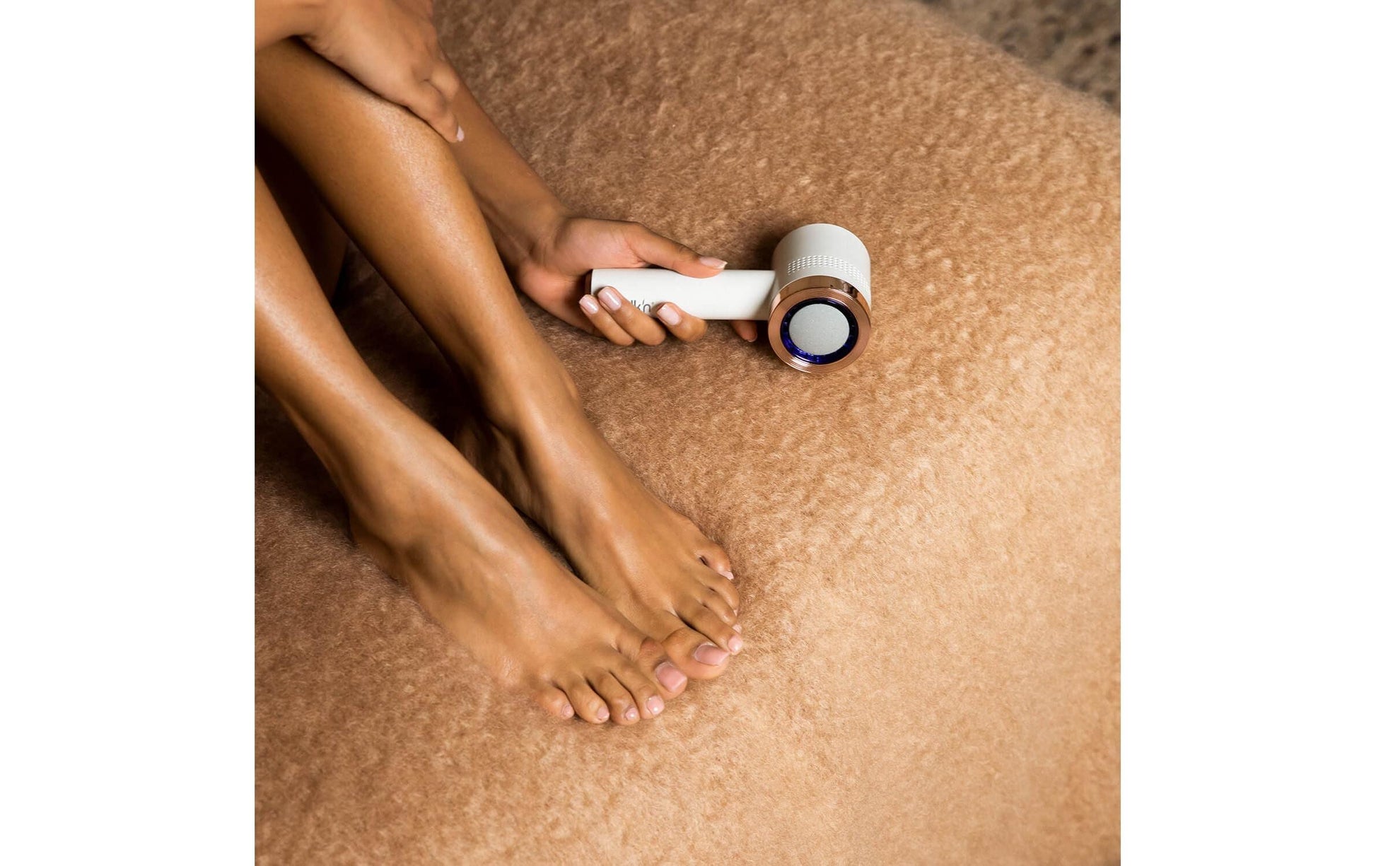 Silk'n Hornhautentferner VacuPedi – Akku 2000 mAh, 110 min, 2 Stufen – Weiss, Roségold – Kunststoff