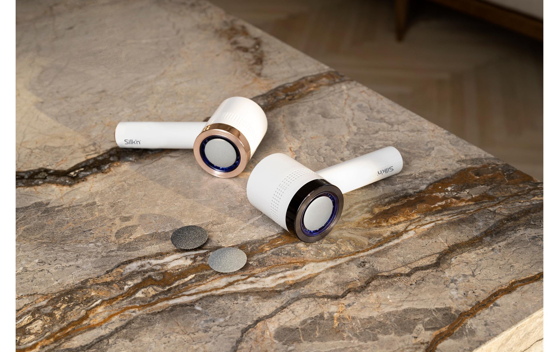 Silk'n Hornhautentferner VacuPedi – Akku 2000 mAh, 110 min, 2 Stufen – Weiss, Roségold – Kunststoff