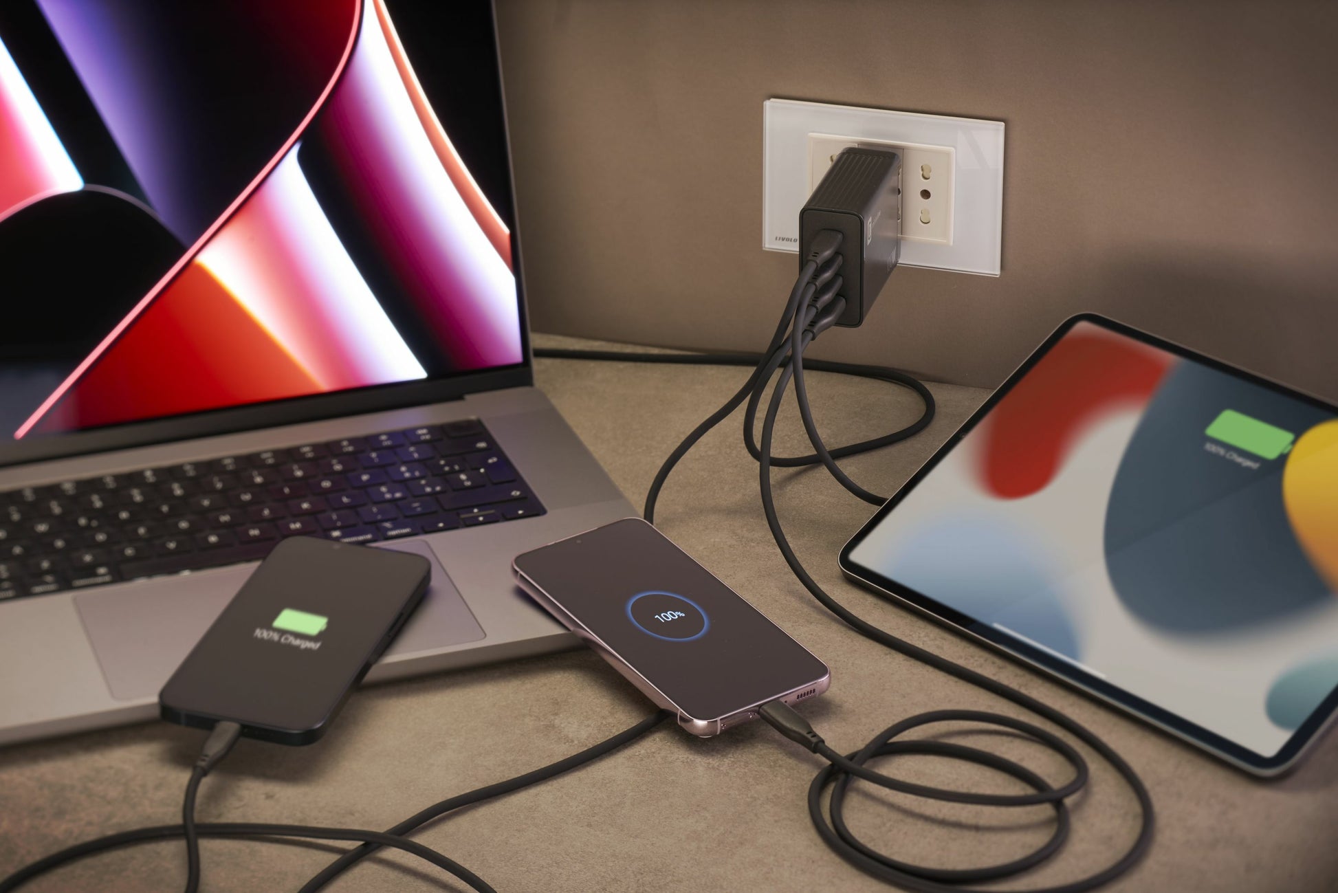 Cellularline NANO GAN USB-Ladegerät 100 W – USB-C×1, USB-A×1 – PD, GaN – Schwarz