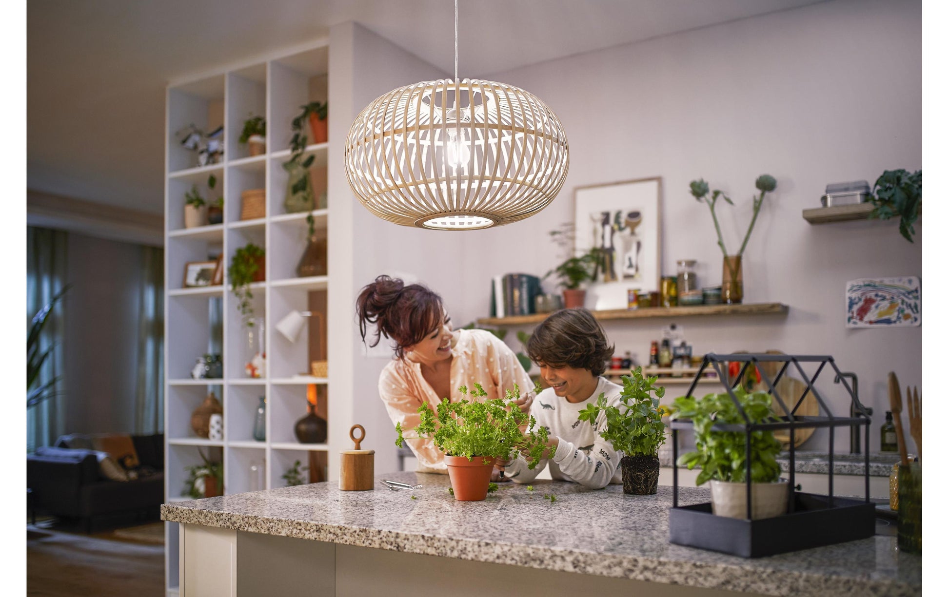 Philips by Signify Philips Leuchtmittel E27 A-Form – 840 lm, 4 W, Warmweiss 2700 K