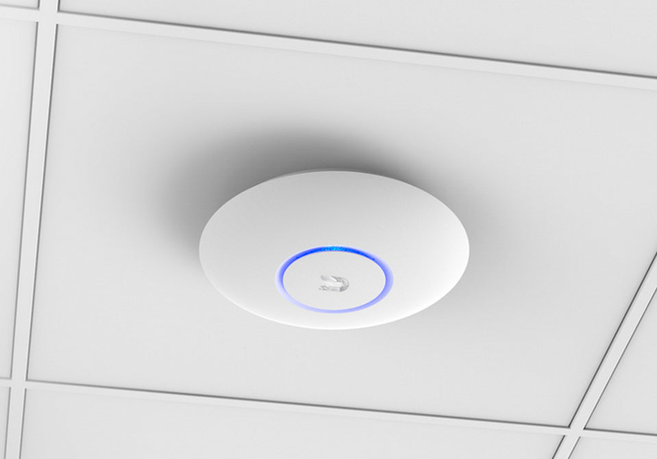 Ubiquiti UniFi UAP-AC-PRO – Wi-Fi 5 Access Point, Dual-Band (2,4/5 GHz), 1300 Mbit/s, 2× GbE, PoE, Weiss