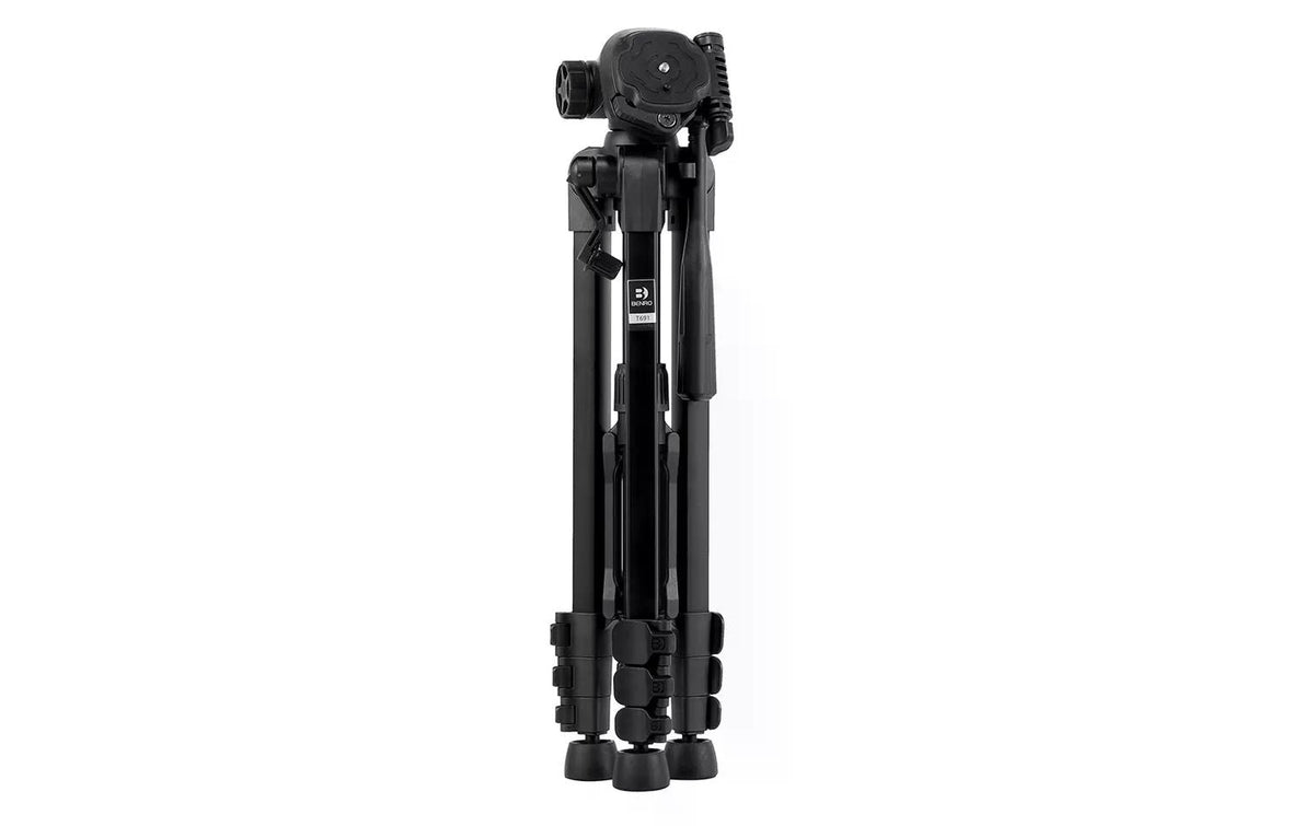 Benro T691 Stativ – 4 Sektionen, zusammenklappbar, 470 mm – bis 152 cm, 3 kg Traglast – 1/4" Gewinde – Schwarz
