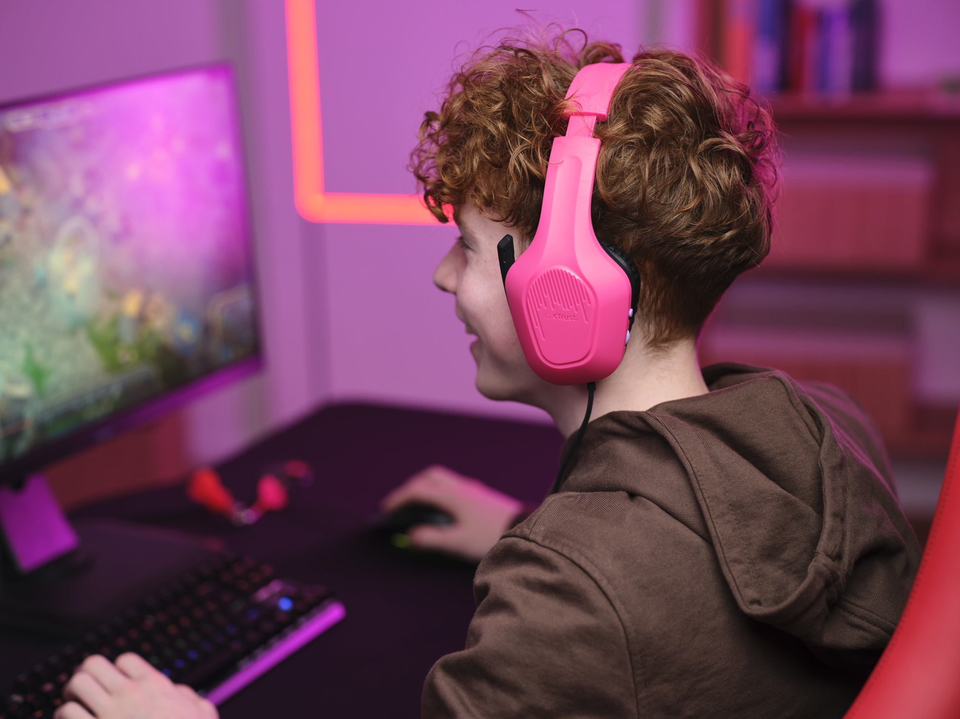 Trust GXT415 Zirox Gaming-Headset – Over-Ear, Stereo, Kabelgebunden, 3,5 mm Klinke, Rosa