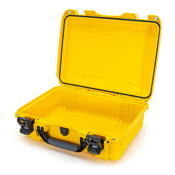 Nanuk Schutzkoffer – 21,1 l, Kunststoff, wasserdicht, gelb, 37,6 × 17,8 × 47,5 cm