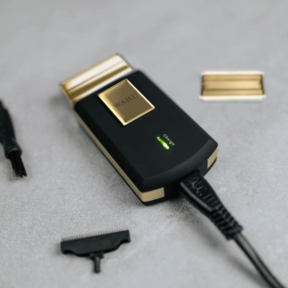 Wahl Folienschaber Travel Shaver Gold Edition – Schnittbreite 3,3 cm, 45 min Laufzeit – Schwarz/Gold