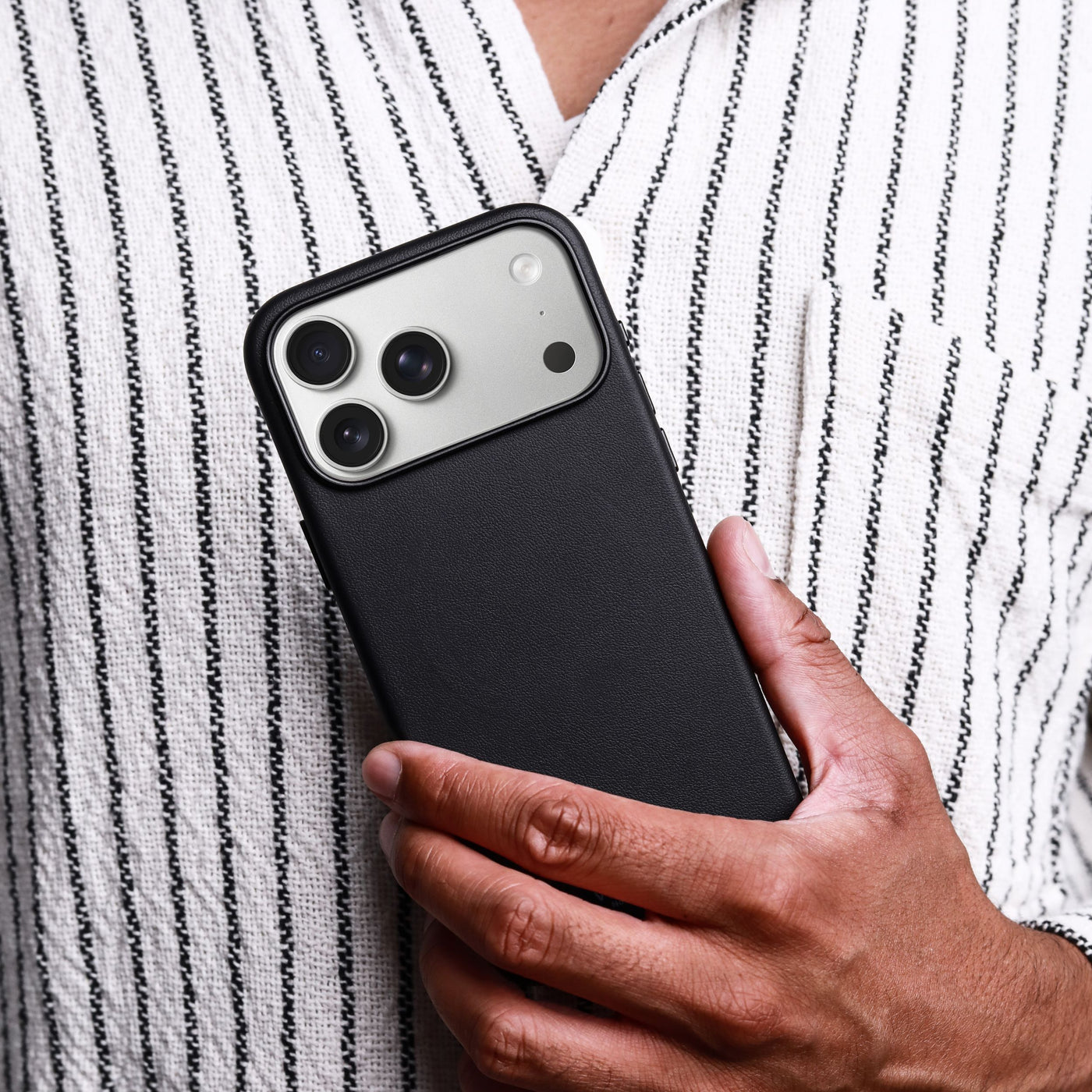 Vonmählen Backcover – für Apple iPhone 17 Pro – schwarz – Kunstleder