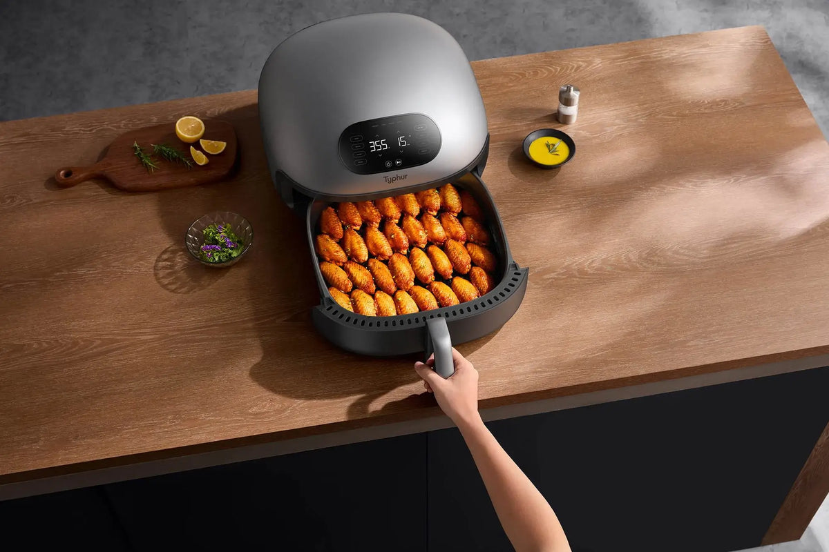Typhur Heissluftfritteuse Dome 2 10009 – 5,3 l, Grill- und Bratfunktion, 1750 W – Schwarz/Silber