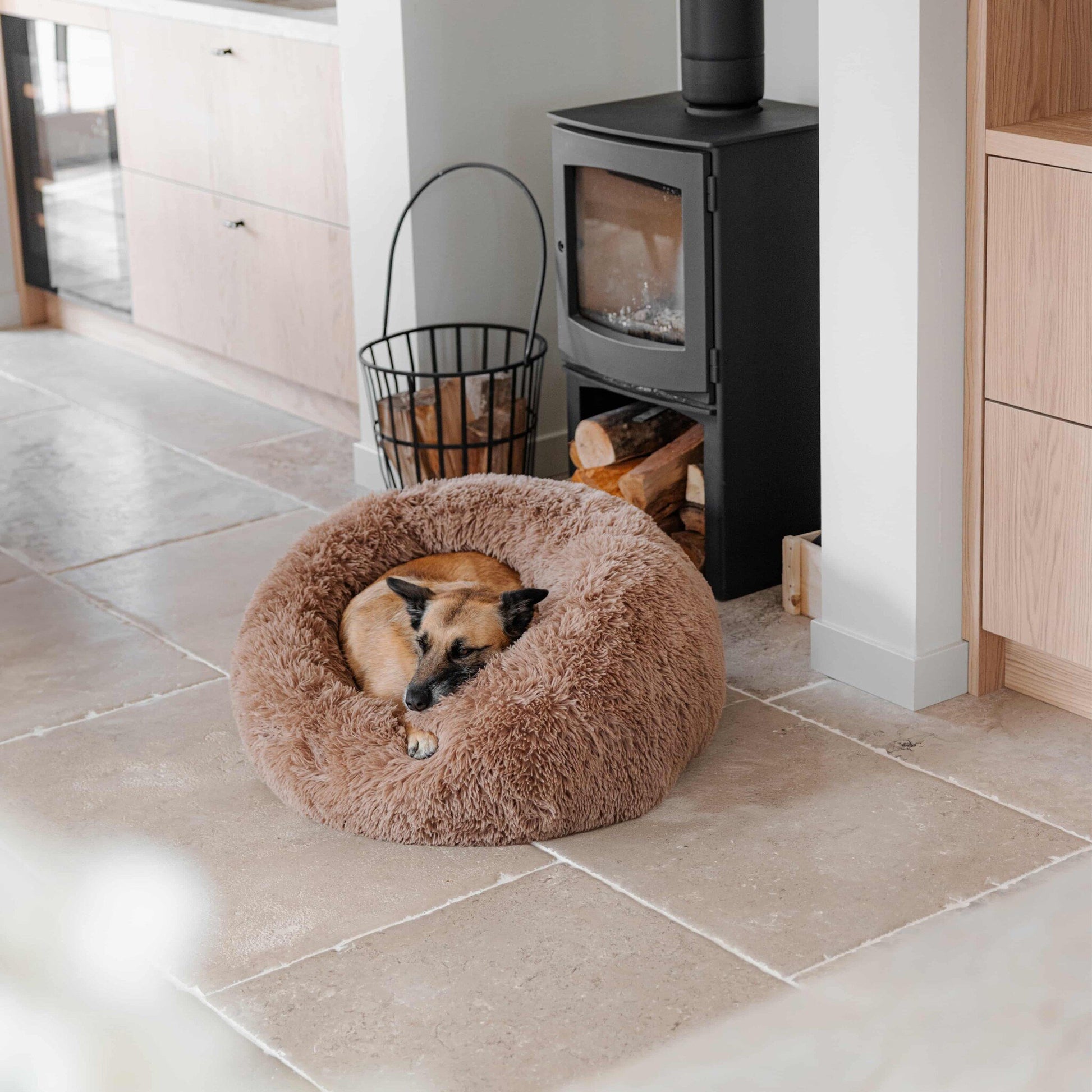 District 70 Hundebett Fuzz – 60 × 60 × 20 cm, Polyester, Grau, 1 Stk.